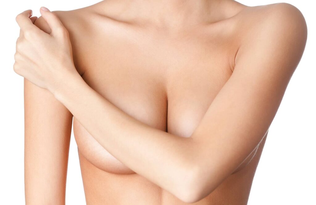 Ȧ partir de quel âge peut-on réaliser une réduction mammaire ? | Dr Petit | Paris